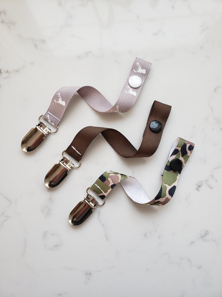Camo PACIFIER CLIP - Deer Head Soother Clip - Baby Boy Shower Gift Set - Boys Universal Pacifier Holder - Paci Clip Soothie String
