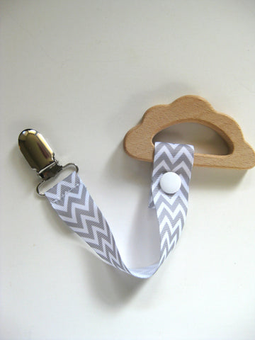 Wooden Cloud Teething Ring with Chevron Pacifer Clip - Natural Wood Teether for Baby - Baby Shower Gift