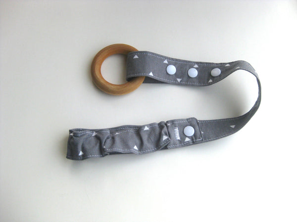 Grey TOY LEASH - Monochrome Baby Gift- Trendy Baby Gift- Teether Toy Strap- Baby Bottle Leash- Sophie Leash- Sippy Cup Leash- Stroller Strap