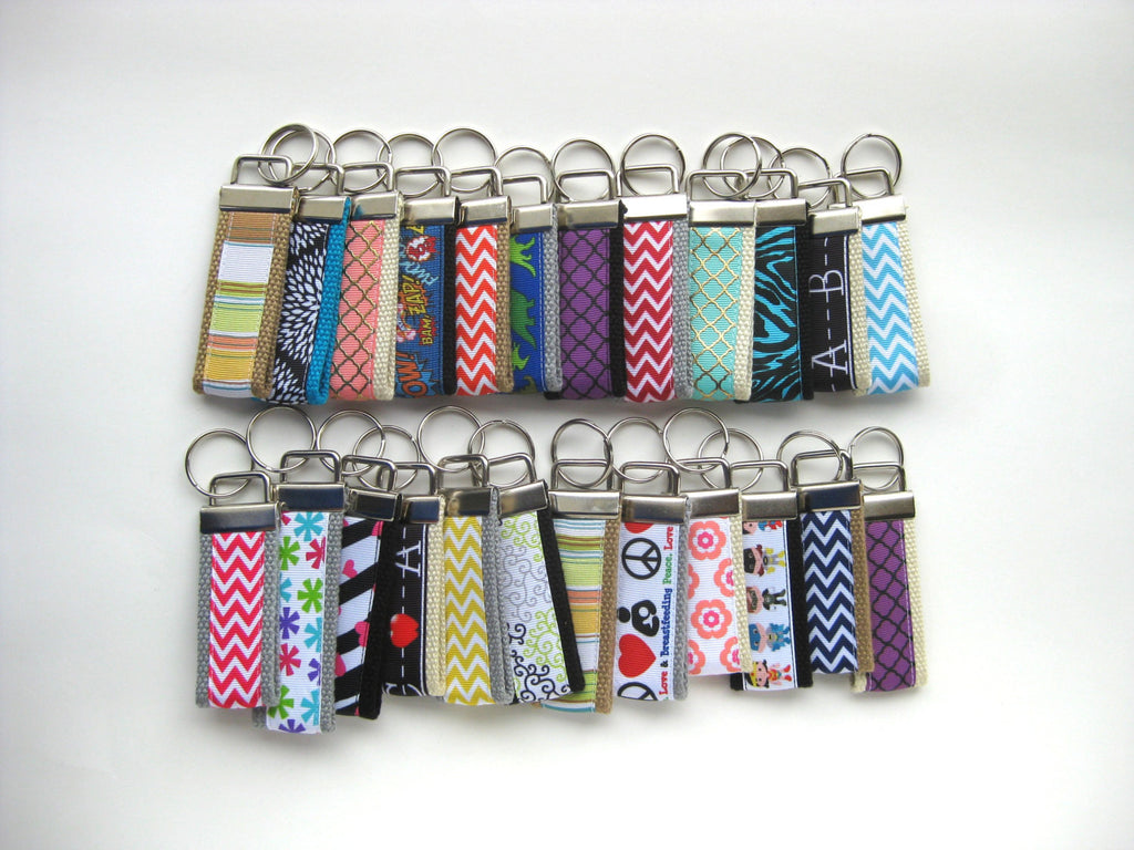  Floral Print Wristlet Fabric Lanyard Key Chain for Key fob, ID  Badge Holder. Key, Purse, USB (Blue) : Office Products